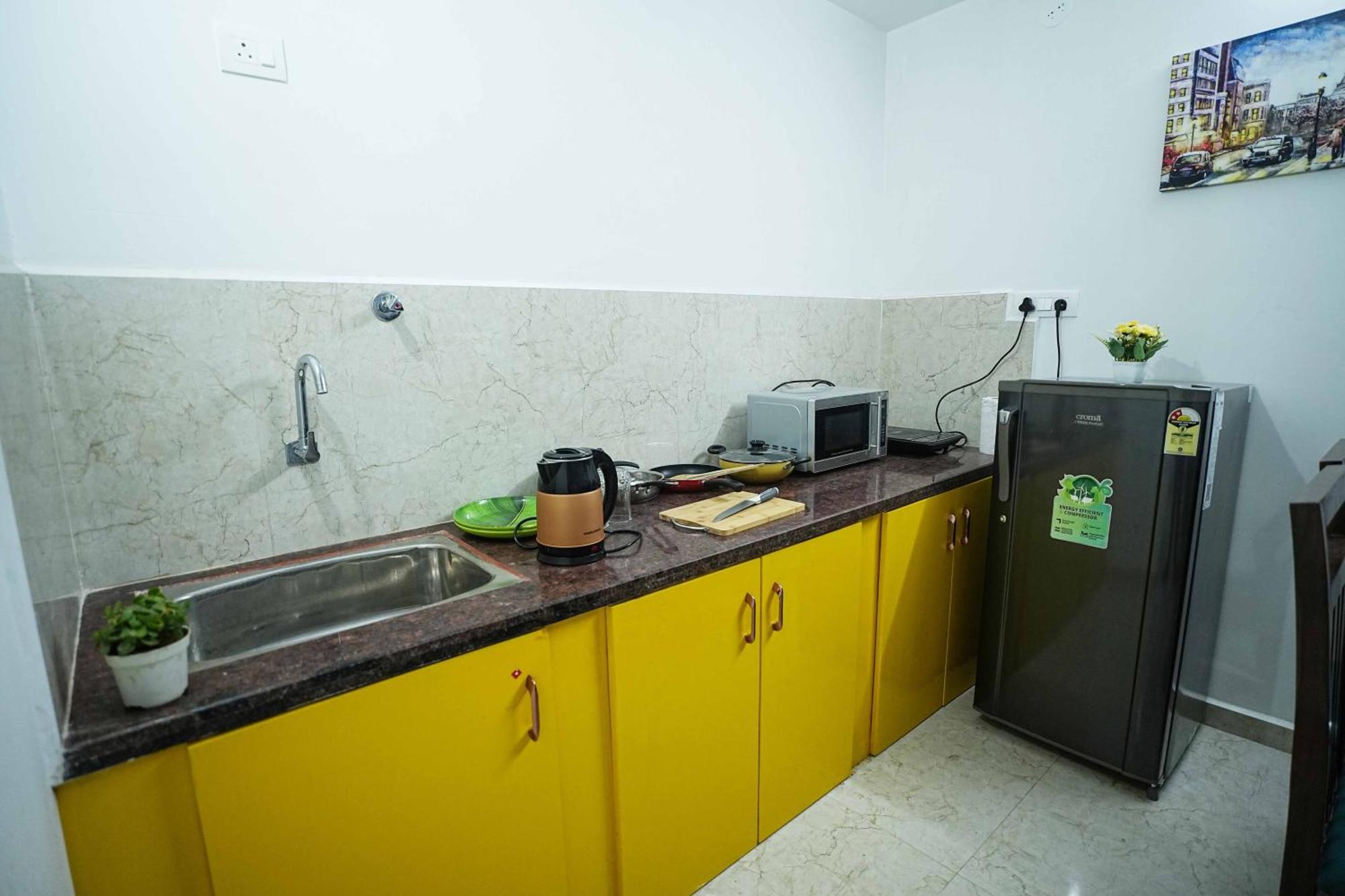 Yellow Bells Studios And Suites Gachibowli Exterior photo