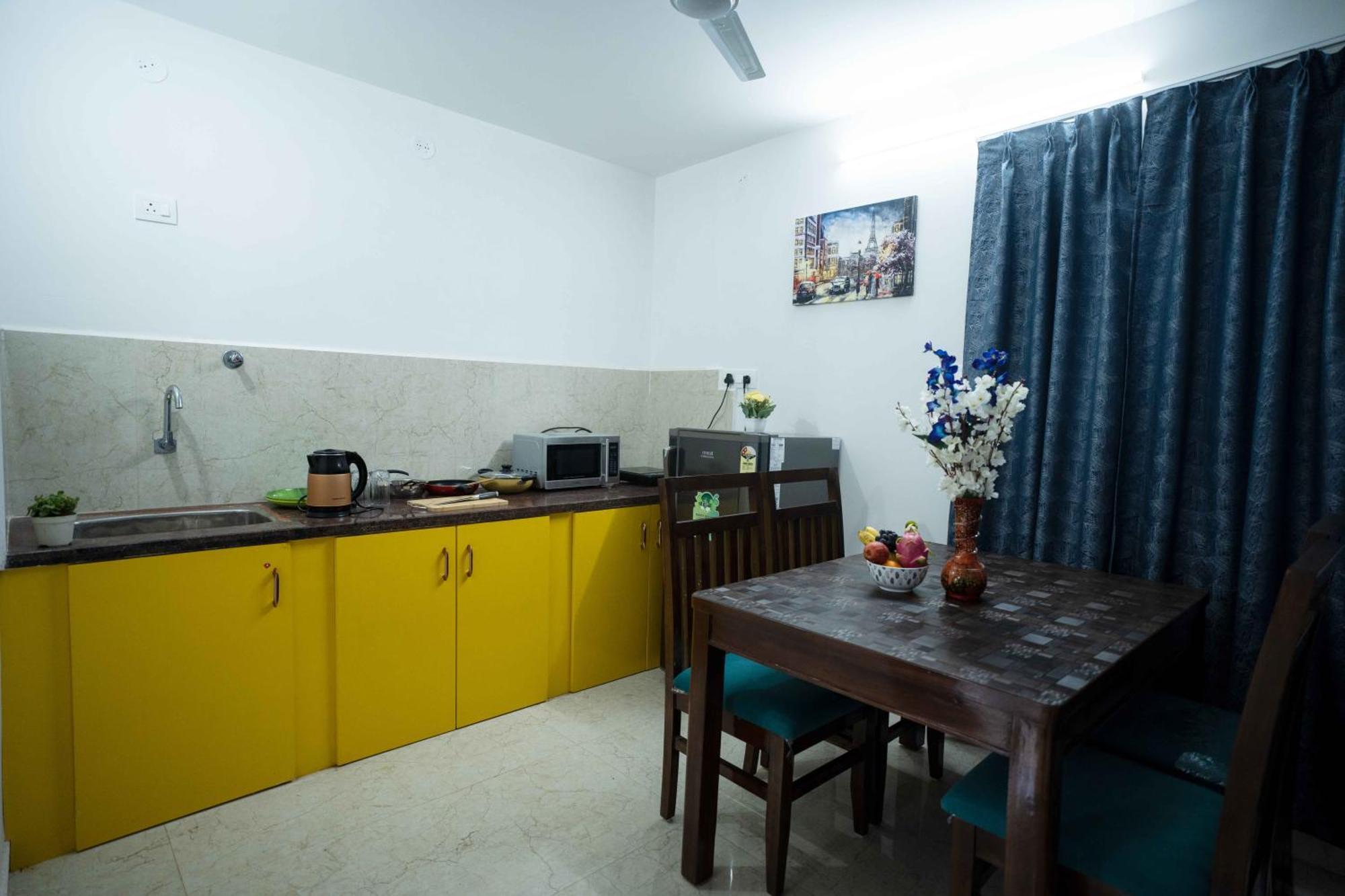 Yellow Bells Studios And Suites Gachibowli Exterior photo